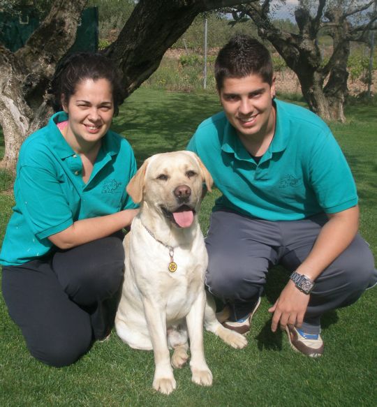Carmen y Valerio, propietarios del Centro Canino El Olivar